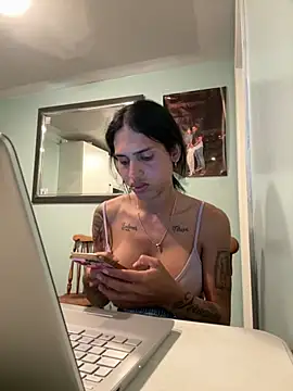 Snapshot of catriona_pia chatting on October 23, 8:35 pm catriona pia online show from October 23, 8:35 pm