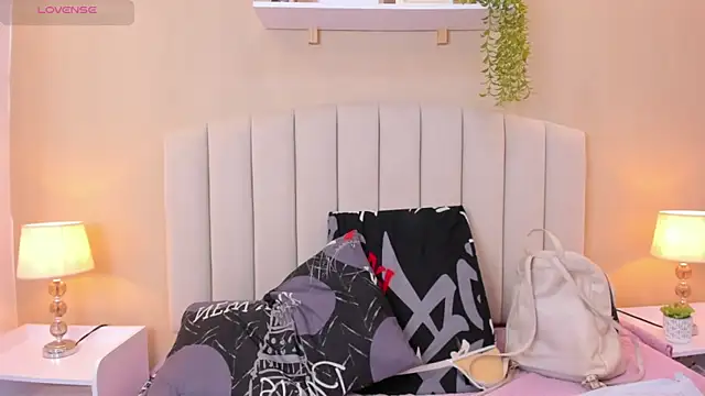 Mia thompson 19 online show from January 16, 7:43 pm