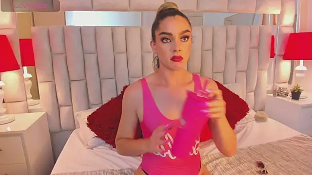 mariiahneedles online show from January 26, 12:05 am