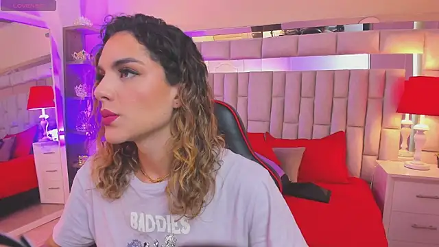 mariiahneedles online show from March 17, 9:52 pm