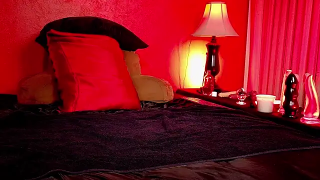 Snapshot of JenniferCD chatting on October 22, 2:46 am JenniferCD online show from October 22, 2:46 am