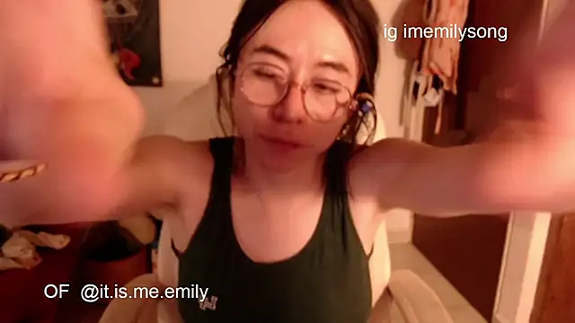 emily pearl  online show from March 2, 11:11 pm