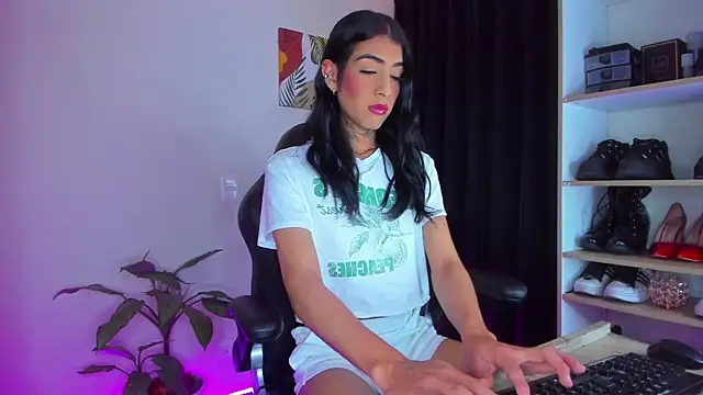 litz81 online show from March 5, 1:17 am