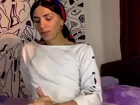 Snapshot of Thematrioshkaoficial24 chatting on March 18, 2:34 am Thematrioshkaoficial24 online show from March 18, 2:34 am