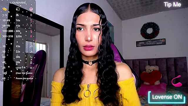 Lanna hott  online show from August 1, 9:15 pm