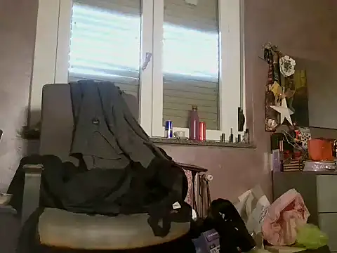 LadyVenere online show from April 24, 5:21 am