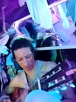 gurlnips online show from April 12, 11:02 am