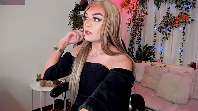 karol elegance  online show from March 16, 1:04 pm