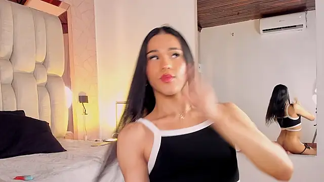 Isa Little Star online show from February 15, 7:51 am