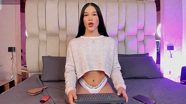 Isa Little Star online show from April 22, 3:46 am