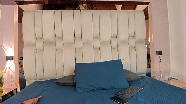 Isa Little Star online show from April 25, 4:05 am