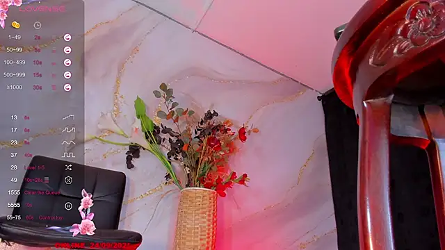 Snapshot of Karla-Ebony chatting on September 24, 1:28 pm Karla-Ebony online show from September 24, 1:28 pm