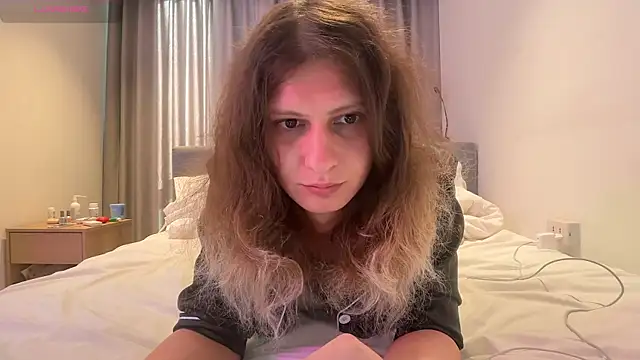 Alice Pinkhead online show from April 13, 9:02 am