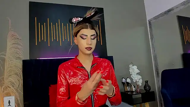 BrianaSchafer online show from December 2, 5:21 pm