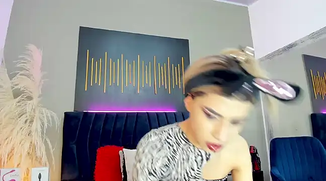 BrianaSchafer online show from December 9, 4:26 pm