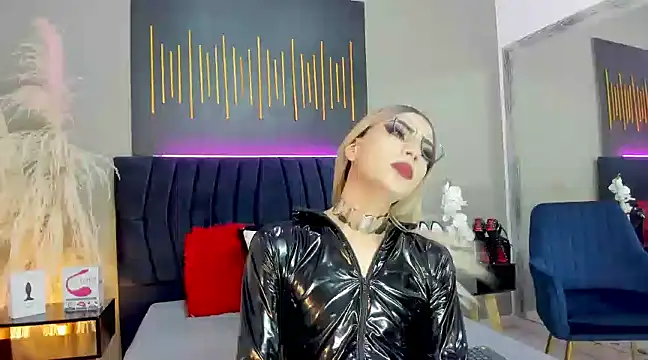 BrianaSchafer online show from December 10, 6:17 pm