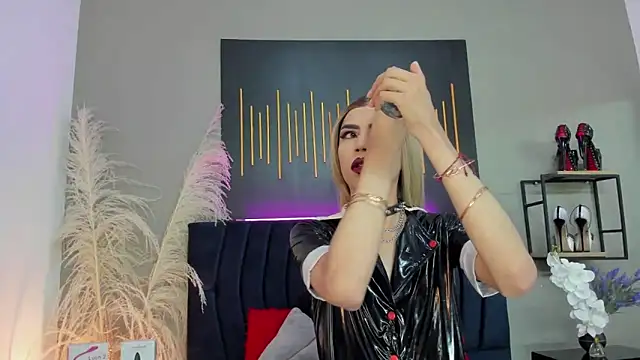 BrianaSchafer online show from February 3, 4:10 pm