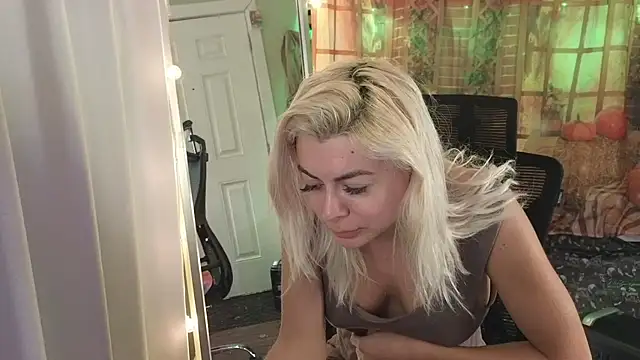 cunty tranny lydia online show from December 16, 6:18 am