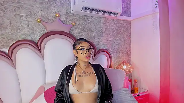 Mia Jansen online show from April 24, 1:25 pm