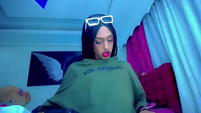 NahomiCamper online show from September 9, 3:00 pm