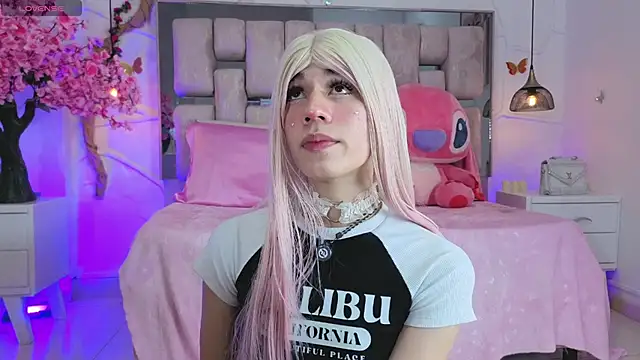 DaripQueen online show from April 23, 2:30 pm