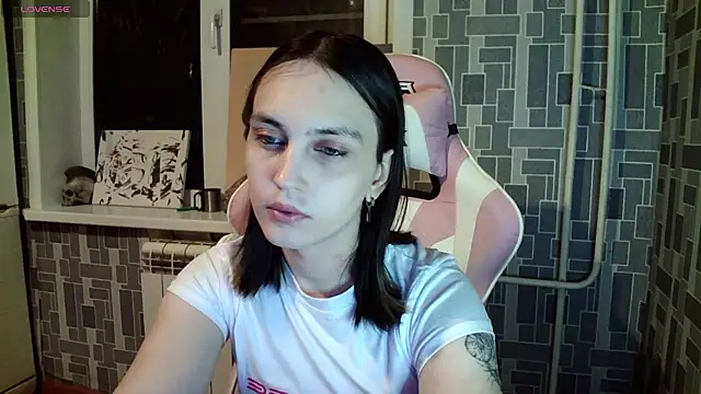 Snapshot of BlackHe4rts_ chatting on December 9, 5:19 pm BlackHe4rts  online show from December 9, 5:19 pm