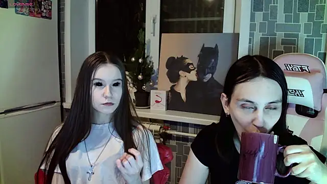 Snapshot of BlackHe4rts_ chatting on January 17, 9:43 pm BlackHe4rts  online show from January 17, 9:43 pm