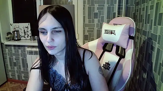 Snapshot of BlackHe4rts_ chatting on September 20, 4:01 pm BlackHe4rts  online show from September 20, 4:01 pm