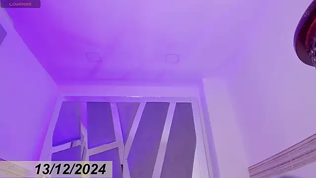 Snapshot of Brianna_Hots chatting on December 14, 5:07 am Brianna Hots online show from December 14, 5:07 am