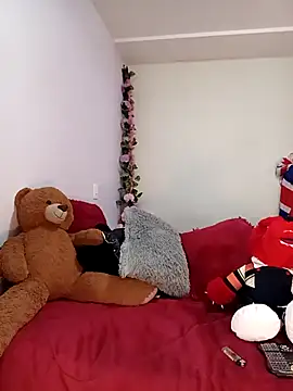 kymmgolden online show from February 3, 11:59 am