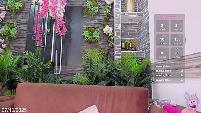 Keila Mendoza online show from October 7, 10:22 pm