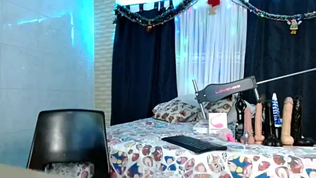 smithdara online show from December 13, 7:40 pm