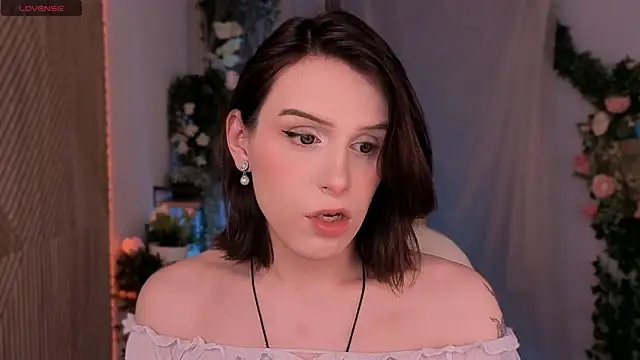 Snapshot of _yourFoxy_ chatting on December 10, 5:35 am  yourFoxy  online show from December 10, 5:35 am