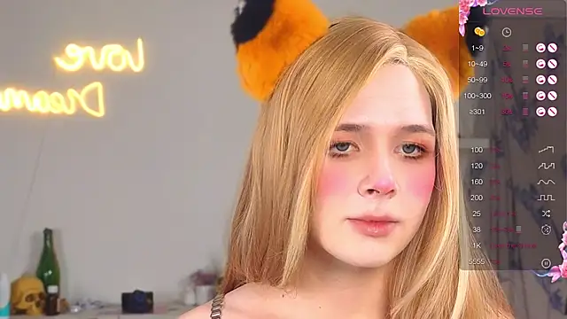 Snapshot of _yourFoxy_ chatting on October 22, 4:20 pm  yourFoxy  online show from October 22, 4:20 pm