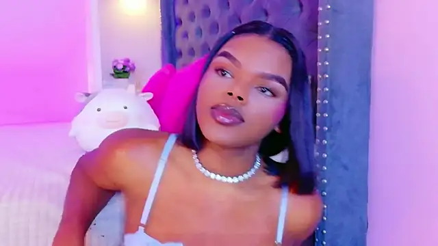 CamiEstrada online show from November 27, 10:44 pm