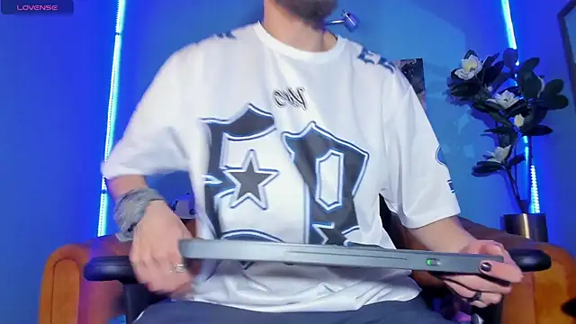  hairybeard  online show from September 23, 1:11 am