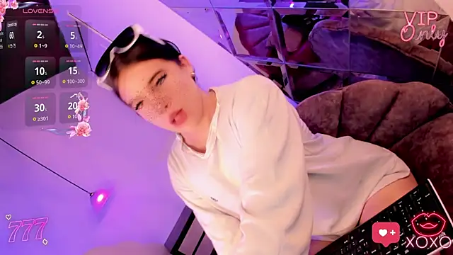 Alliemilky online show from March 28, 7:49 pm