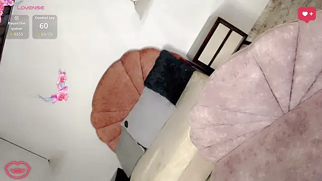 Alliemilky online show from April 22, 7:32 pm