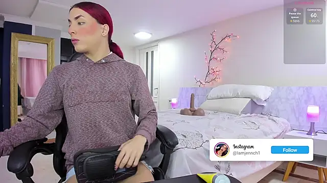 charolbruce 1 online show from January 16, 1:07 pm