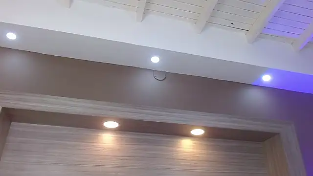 AbigailWilliams  online show from April 20, 11:34 am