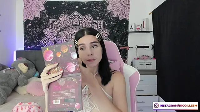 Snapshot of jade_dakota__ chatting on January 19, 12:49 am jade dakota   online show from January 19, 12:49 am