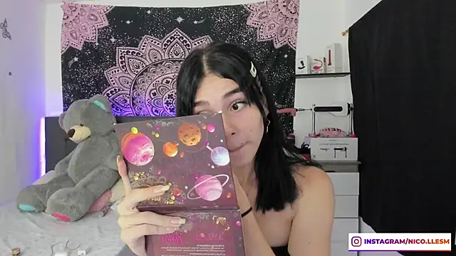 Snapshot of jade_dakota__ chatting on January 19, 11:32 pm jade dakota   online show from January 19, 11:32 pm