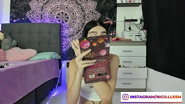 Snapshot of jade_dakota__ chatting on February 3, 10:54 pm jade dakota   online show from February 3, 10:54 pm