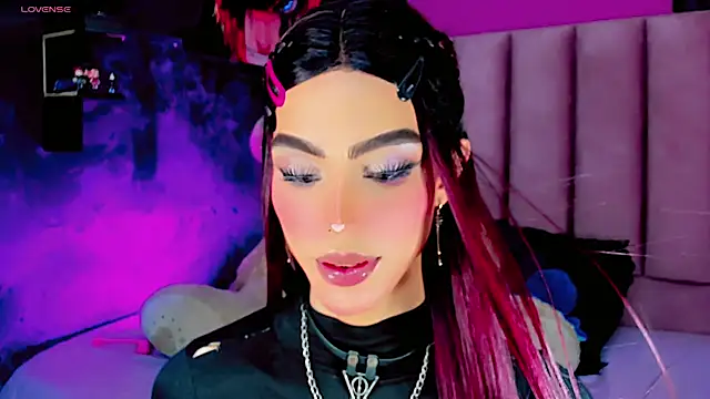 Snapshot of dollswit01 chatting on February 28, 2:53 pm dollswit01 online show from February 28, 2:53 pm