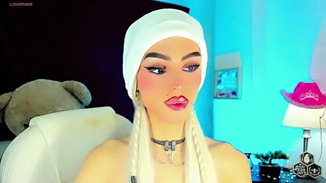 Snapshot of dollswit01 chatting on March 6, 12:15 am dollswit01 online show from March 6, 12:15 am