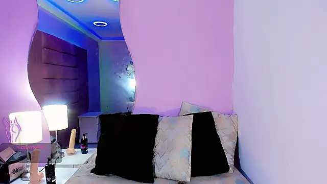 Shanelengel online show from March 1, 9:42 pm