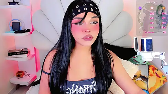 ValentinaMarinn online show from April 13, 9:41 pm