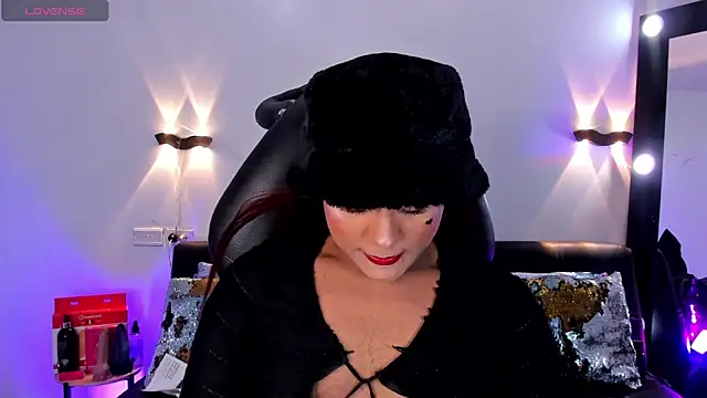 Emili Roux online show from April 19, 6:10 pm