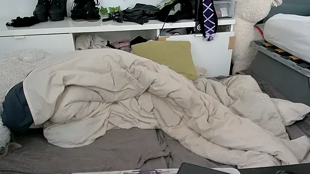 CeriseLapine online show from March 15, 7:33 am