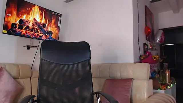 mistressbigcock777 online show from September 27, 1:31 pm